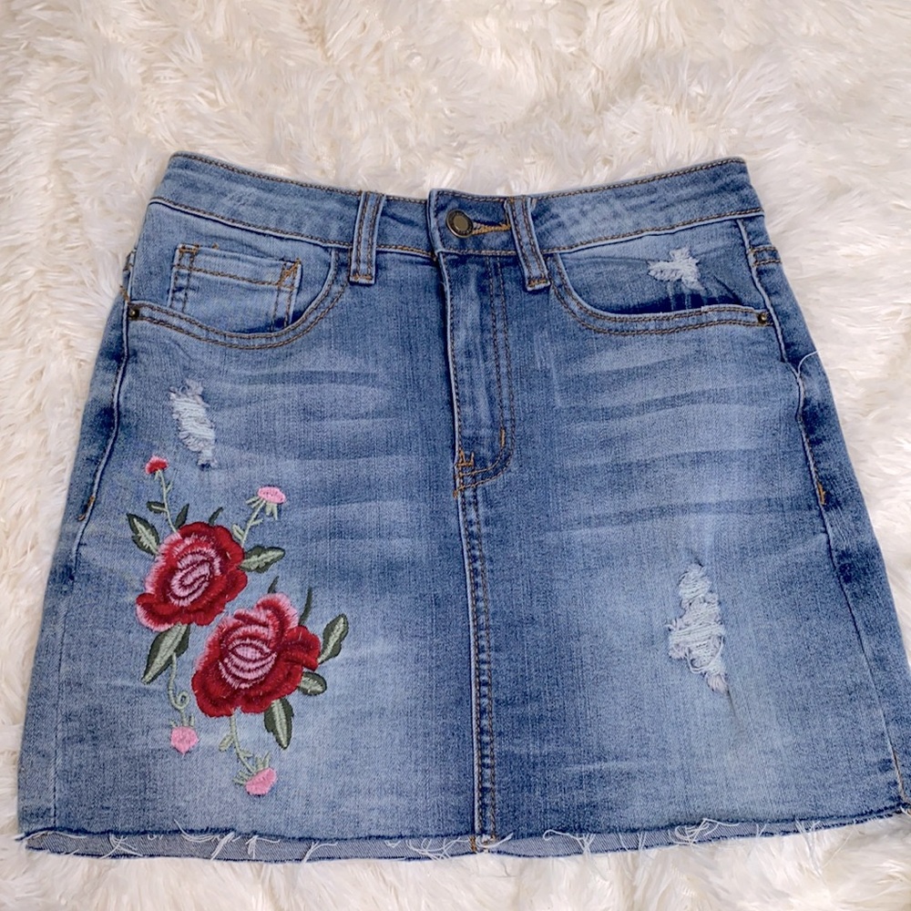 Angel Kiss Rose Flower Embroidered Distressed Denim Mini Skirt Size Small